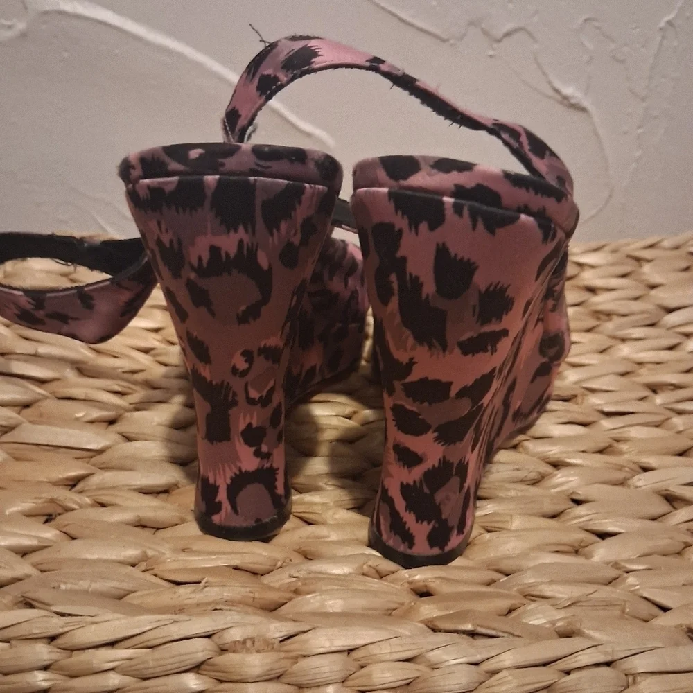 Vtg Y2K Alicia + Olivia for payless ankle strap chunky 5” platform Pink Leopard